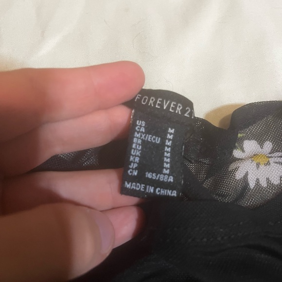 long sleeve floral mesh top - Picture 2 of 3